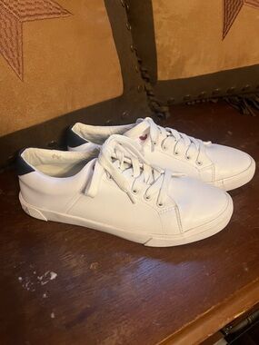 Nautica White Low-Top Sneakers with Black Heel Accent